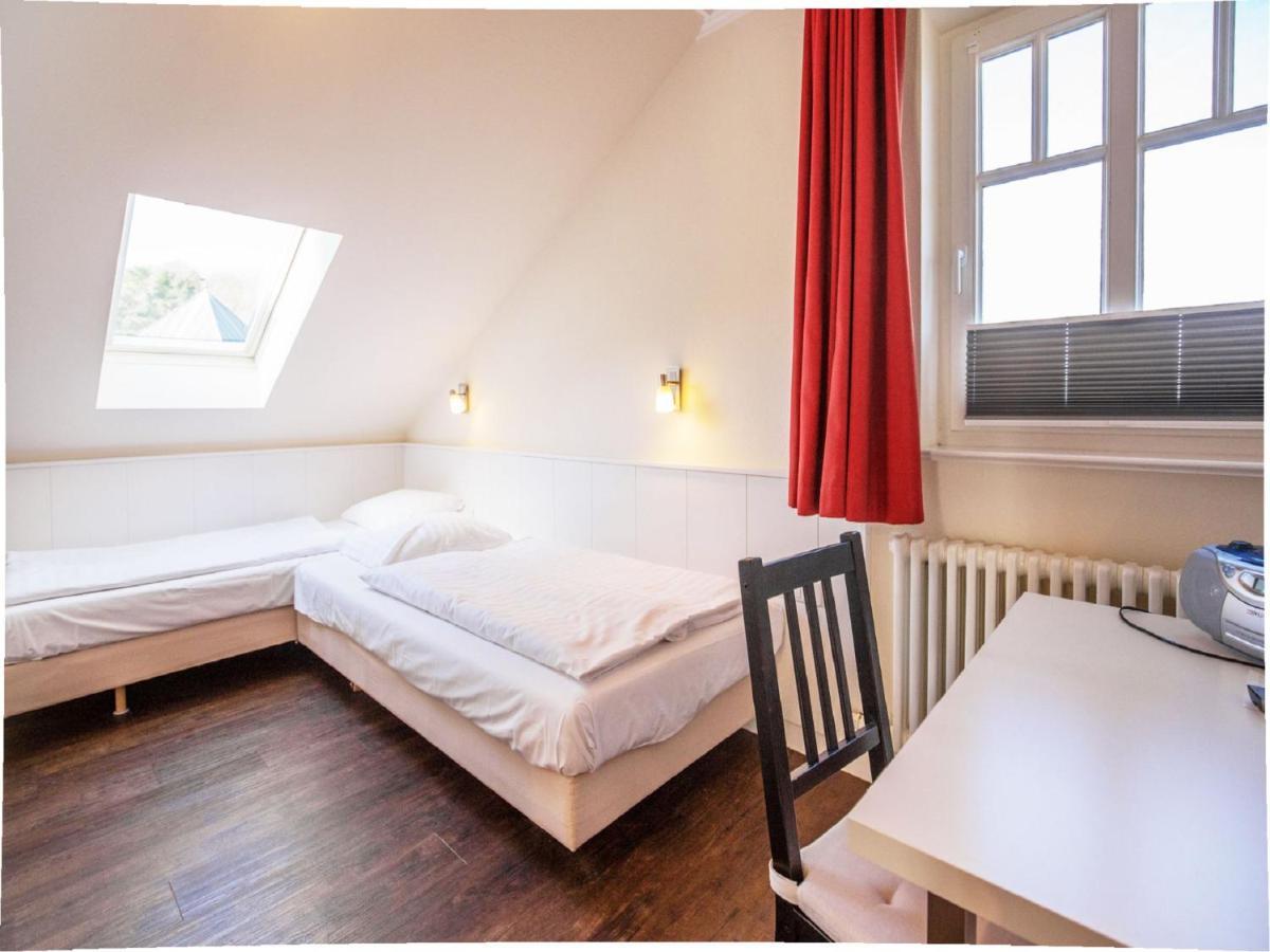 Komfortplus Mit 2 Schlafzimmern Und Balkon Im Dachgeschoss 217 Apartment *